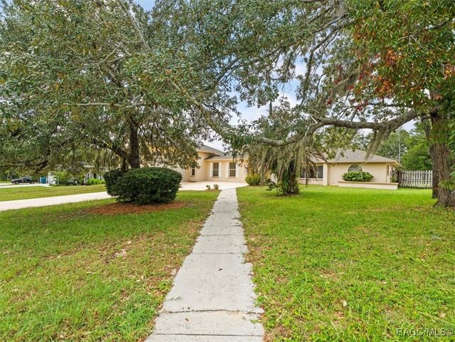 9227 Nightingale Road, Weeki Wachee, FL 34613
