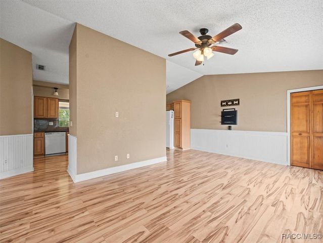 9227 Nightingale Road, Weeki Wachee, FL 34613