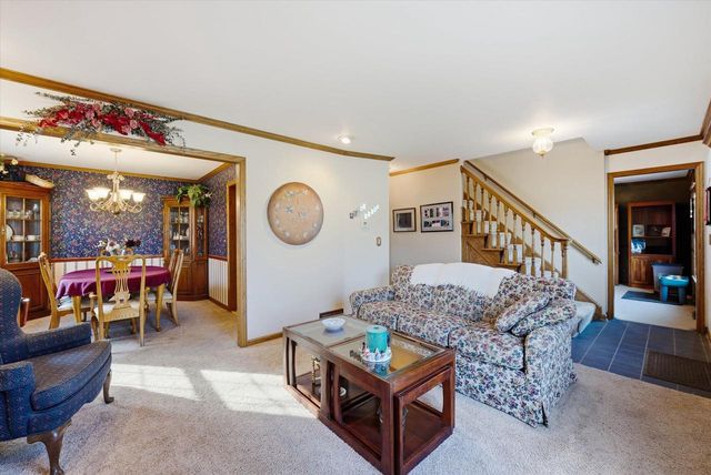 W67N977 Cambridge AVENUE, Cedarburg, WI 53012