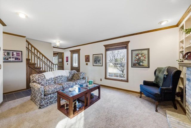 W67N977 Cambridge AVENUE, Cedarburg, WI 53012