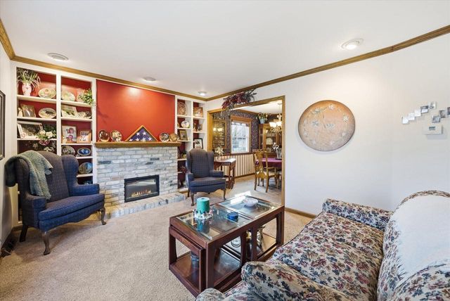 W67N977 Cambridge AVENUE, Cedarburg, WI 53012