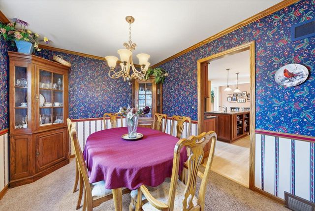 W67N977 Cambridge AVENUE, Cedarburg, WI 53012