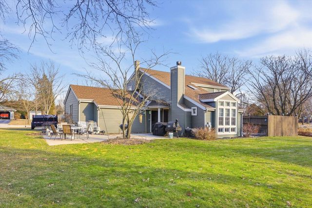 W67N977 Cambridge AVENUE, Cedarburg, WI 53012