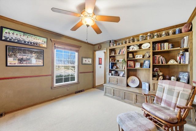 W67N977 Cambridge AVENUE, Cedarburg, WI 53012