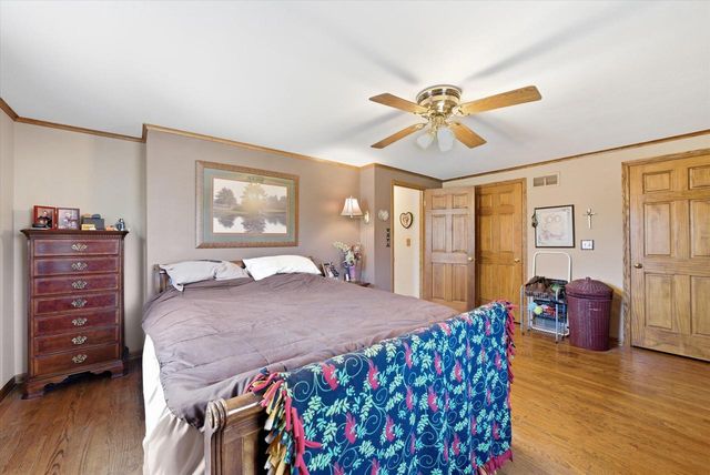 W67N977 Cambridge AVENUE, Cedarburg, WI 53012