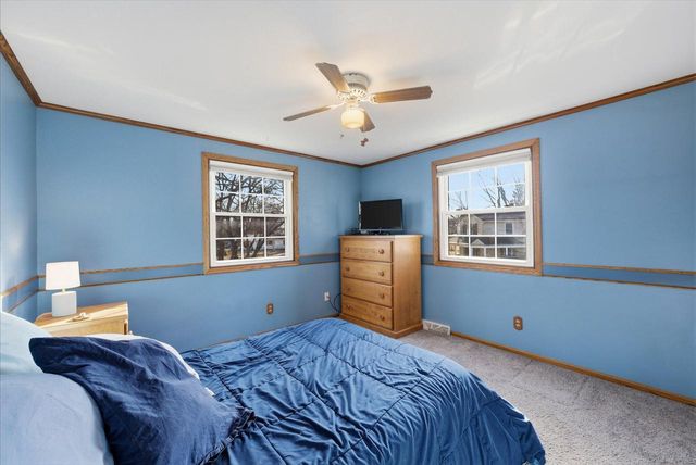 W67N977 Cambridge AVENUE, Cedarburg, WI 53012