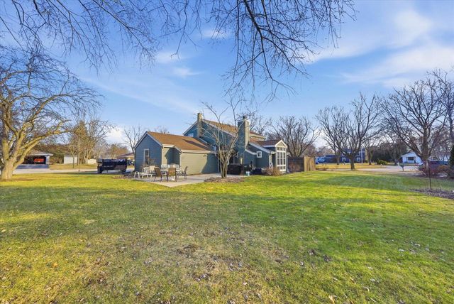 W67N977 Cambridge AVENUE, Cedarburg, WI 53012