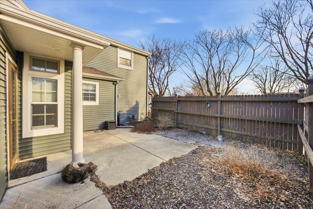 W67N977 Cambridge AVENUE, Cedarburg, WI 53012