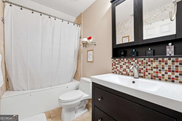 4643 Noah Overlook W, Acworth, GA 30101