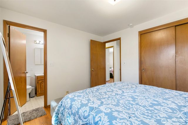 135 NW 181st Street, Shoreline, WA 98177