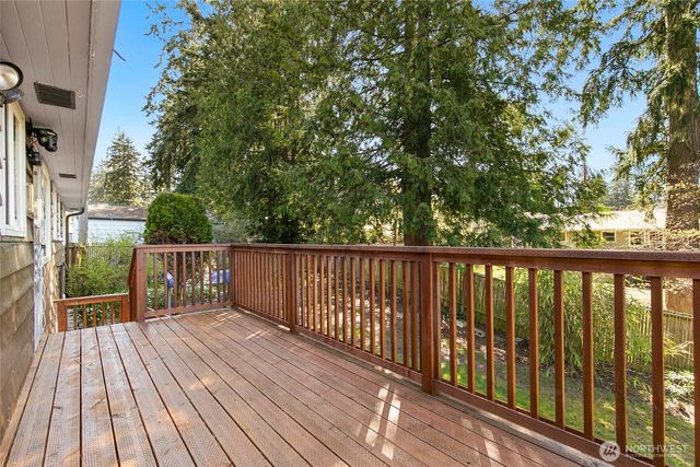 135 NW 181st Street, Shoreline, WA 98177