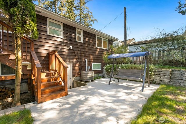 135 NW 181st Street, Shoreline, WA 98177