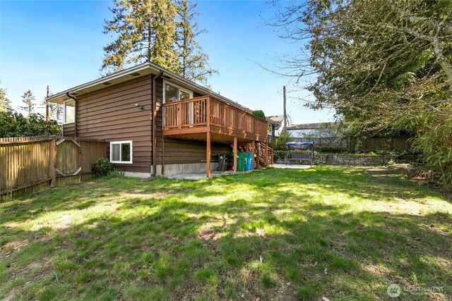 135 NW 181st Street, Shoreline, WA 98177