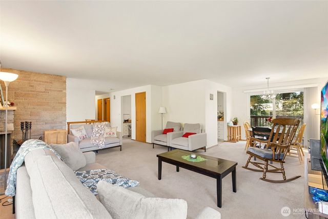 135 NW 181st Street, Shoreline, WA 98177