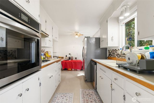 135 NW 181st Street, Shoreline, WA 98177