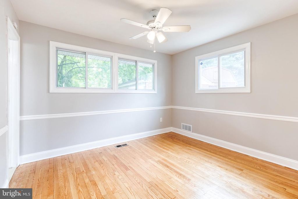 Image 17 of property listing at 127 DUBLIN DR, Lutherville Timonium, MD 21093