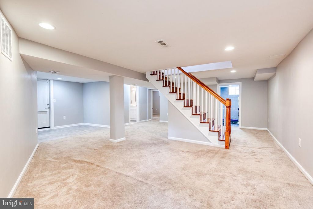 Image 25 of property listing at 127 DUBLIN DR, Lutherville Timonium, MD 21093