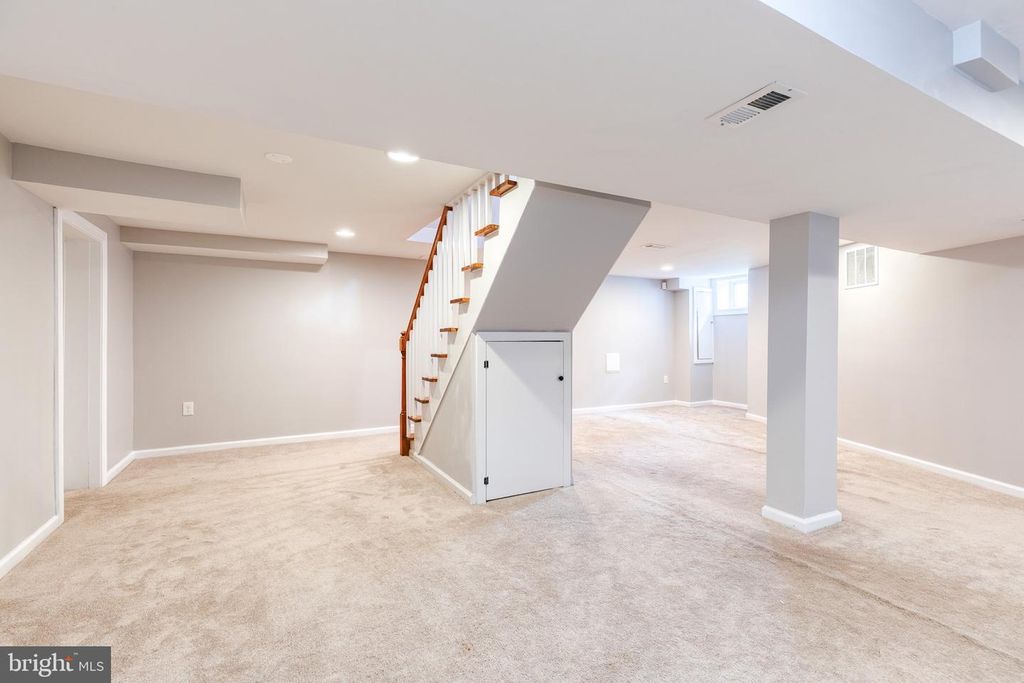 Image 26 of property listing at 127 DUBLIN DR, Lutherville Timonium, MD 21093