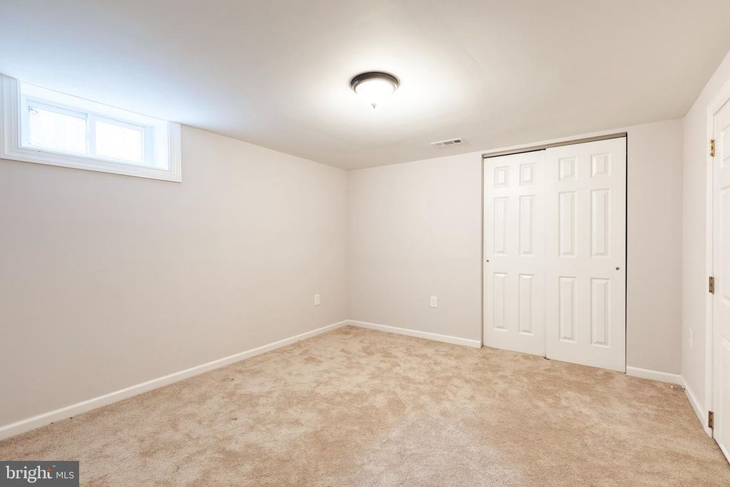 Image 28 of property listing at 127 DUBLIN DR, Lutherville Timonium, MD 21093
