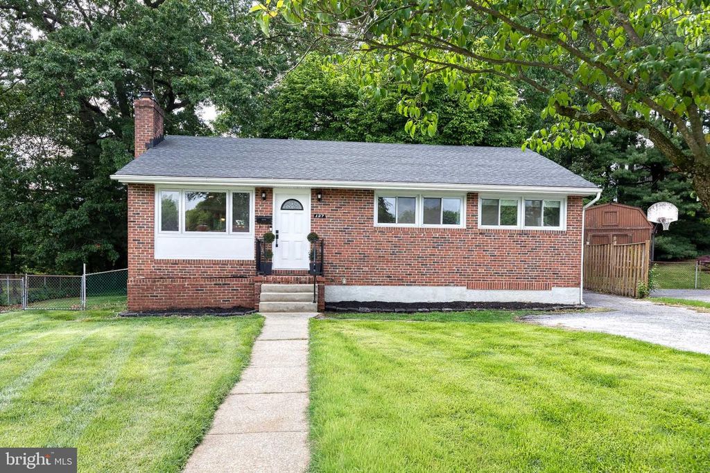 Image 3 of property listing at 127 DUBLIN DR, Lutherville Timonium, MD 21093