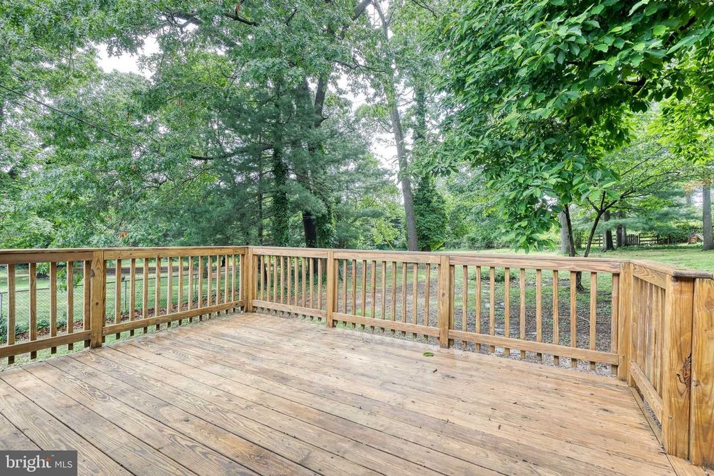 Image 31 of property listing at 127 DUBLIN DR, Lutherville Timonium, MD 21093