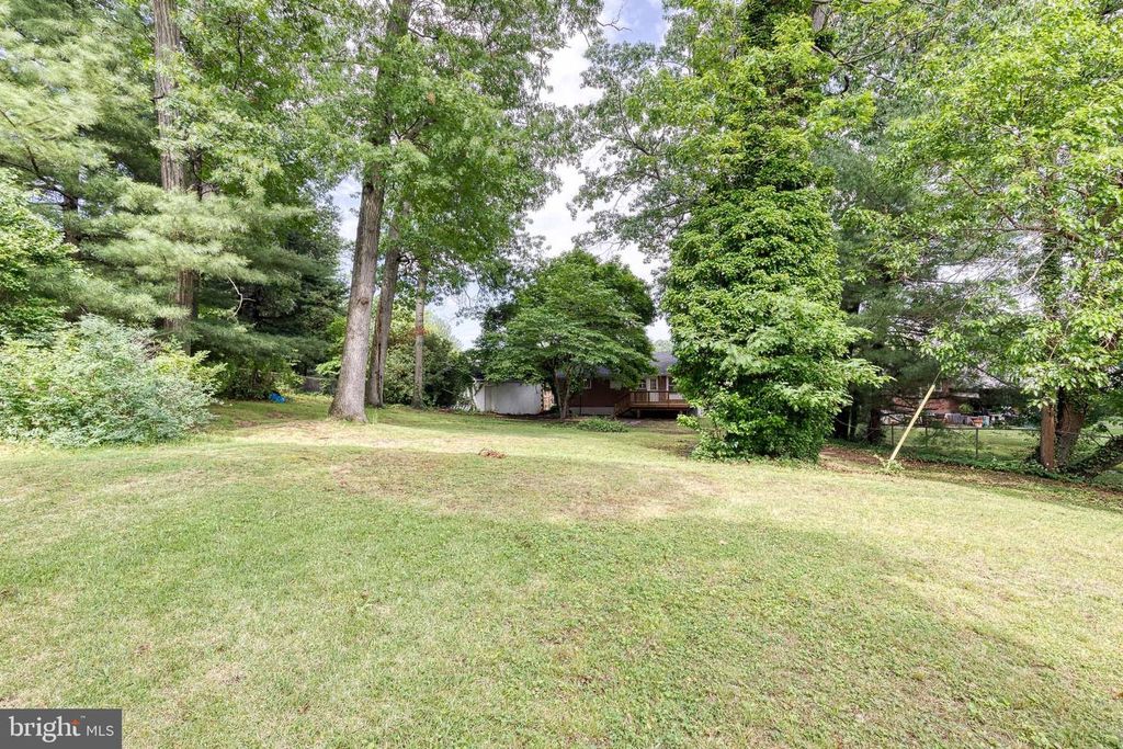 Image 33 of property listing at 127 DUBLIN DR, Lutherville Timonium, MD 21093