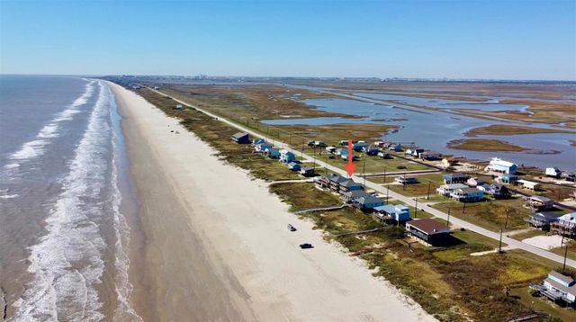 4518 Blue Water Hwy, Freeport, TX 77541