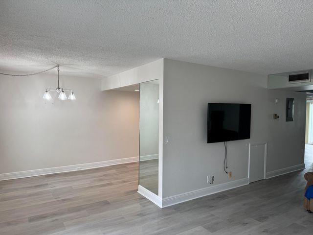 2039 Rexford C, Boca Raton, FL 33434