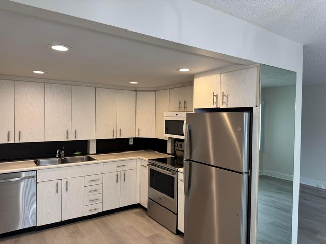 2039 Rexford C, Boca Raton, FL 33434