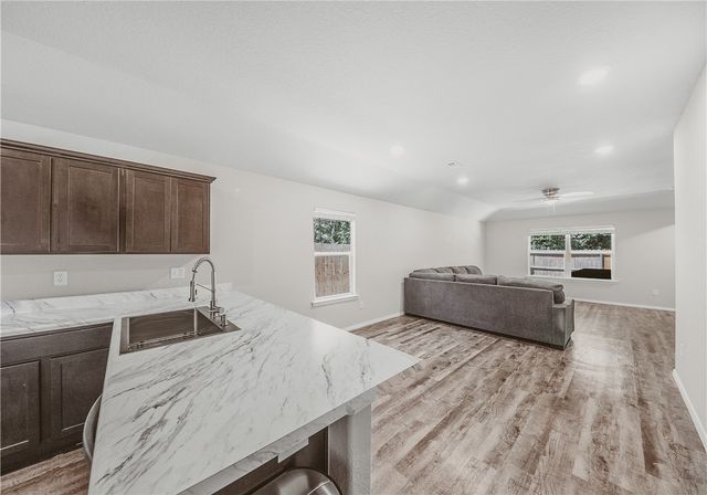 4714 W Hoover Loop, Fayetteville, AR 72704