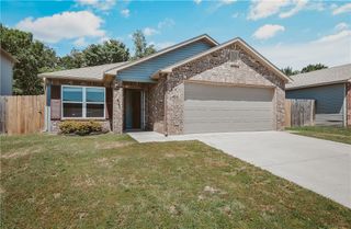 4714 W Hoover Loop, Fayetteville, AR 72704