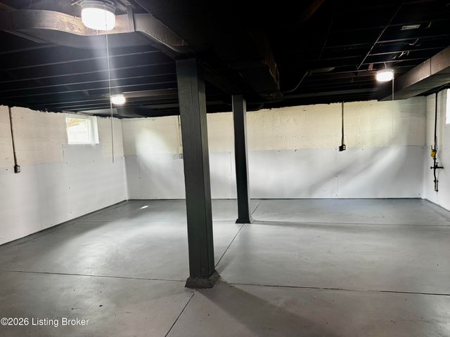 133 S 42nd St, Louisville, KY 40212