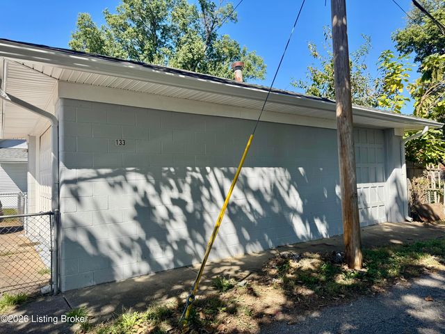 133 S 42nd St, Louisville, KY 40212