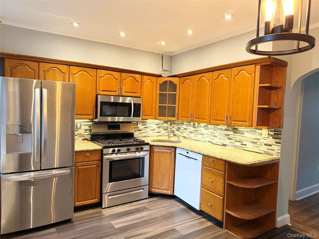 412C Larchmont Acres West 2C, Larchmont, NY 10538