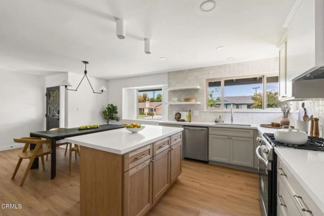 2219 Goldsmith Avenue, Thousand Oaks, CA 91360