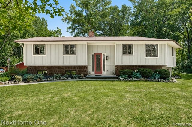 4423 Mason Road, Howell, MI 48843