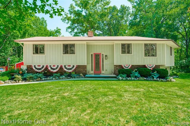 4423 Mason Road, Howell, MI 48843