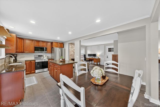 23935 Lynwood Drive, Novi, MI 48374