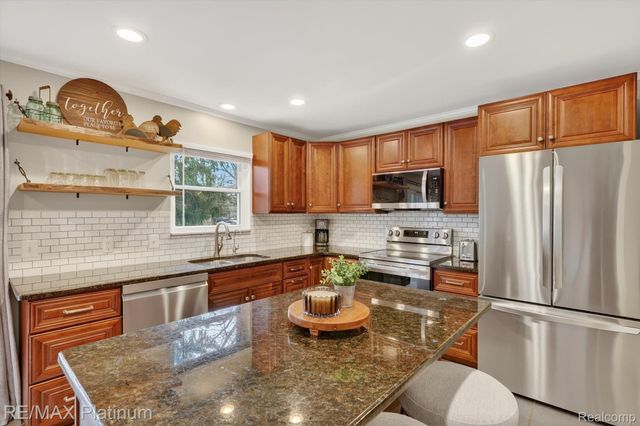 23935 Lynwood Drive, Novi, MI 48374