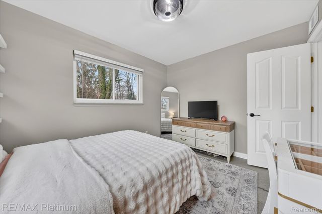 23935 Lynwood Drive, Novi, MI 48374