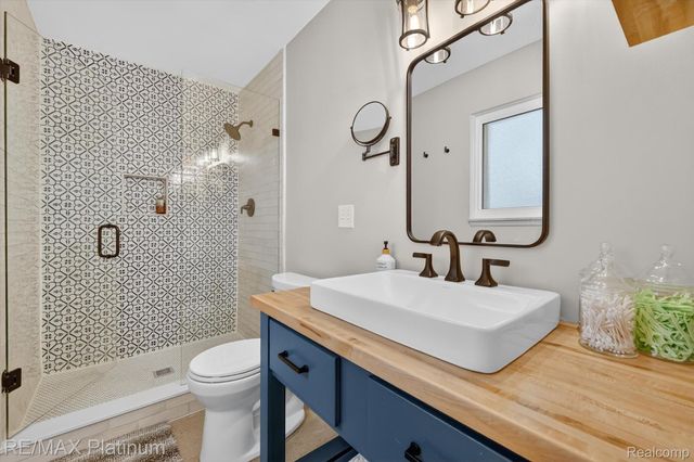 23935 Lynwood Drive, Novi, MI 48374