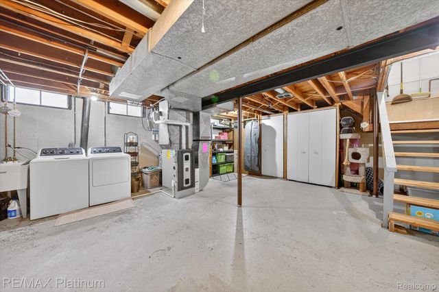 23935 Lynwood Drive, Novi, MI 48374