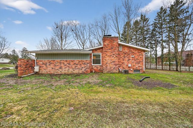 23935 Lynwood Drive, Novi, MI 48374