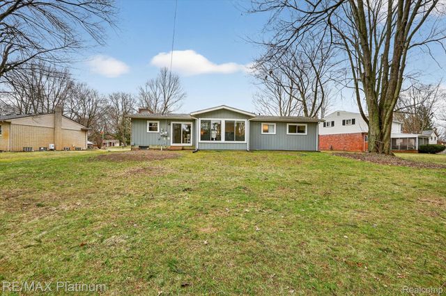 23935 Lynwood Drive, Novi, MI 48374