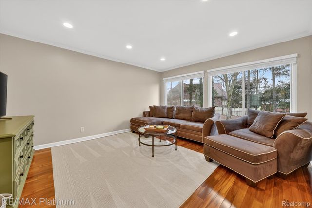 23935 Lynwood Drive, Novi, MI 48374