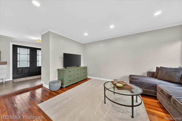 23935 Lynwood Drive, Novi, MI 48374