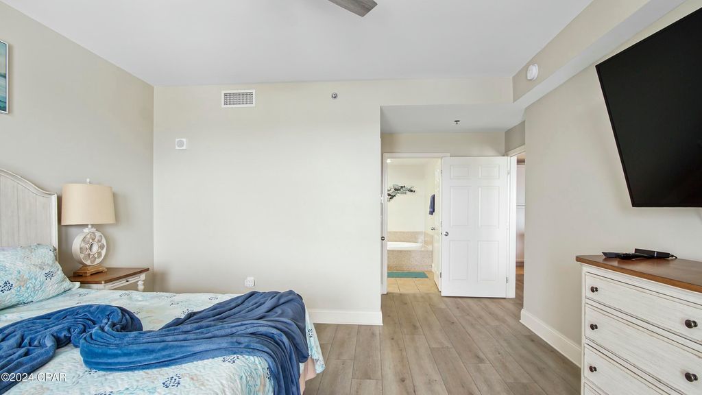 Image 8 of property listing at 9902 S Thomas Drive 1233, Panama City Beach, FL 32408