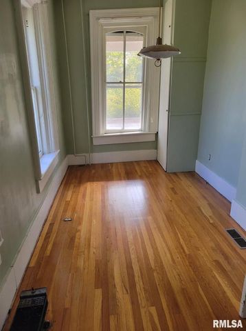 1018 8TH Avenue, Fulton, IL 61252