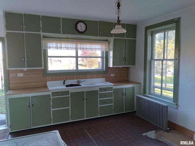 1018 8TH Avenue, Fulton, IL 61252