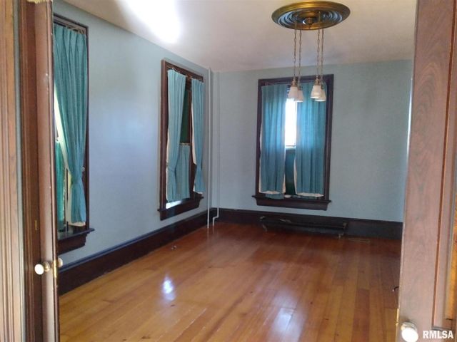 1018 8TH Avenue, Fulton, IL 61252